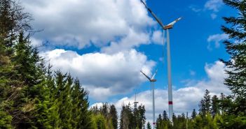 Genehmigung erteilt: Bau von Windenergieanlagen in Birstein (Foto: AdobeStock - Corri Seizinger 146463461)