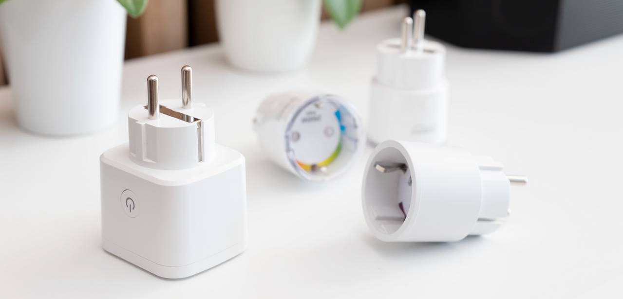 Energie sparen leicht gemacht mit einem Smart Plug (Foto: AdobeStock - 898530240 Proxima Studio)