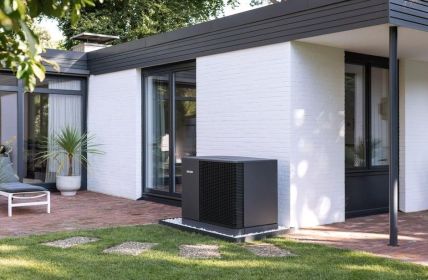 Ab Januar 2026 gelten strengere Schallschutzregeln für außenaufgestellte (Foto: Stiebel Eltron GmbH & Co. KG)