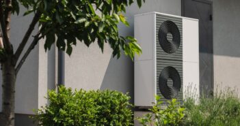 Der Trend 2026: Wärmepumpen gekoppelt mit Photovoltaik und Speichern werden zum Standard. (Foto: AdobeStock_1614828780 StockMediaSeller)