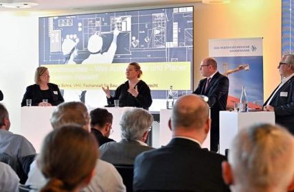 120 Planer vernetzen sich beim Niedersachsen Bautag zu (Foto: VHV GRUPPE)